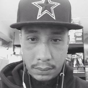 Meet your Posher, Tee